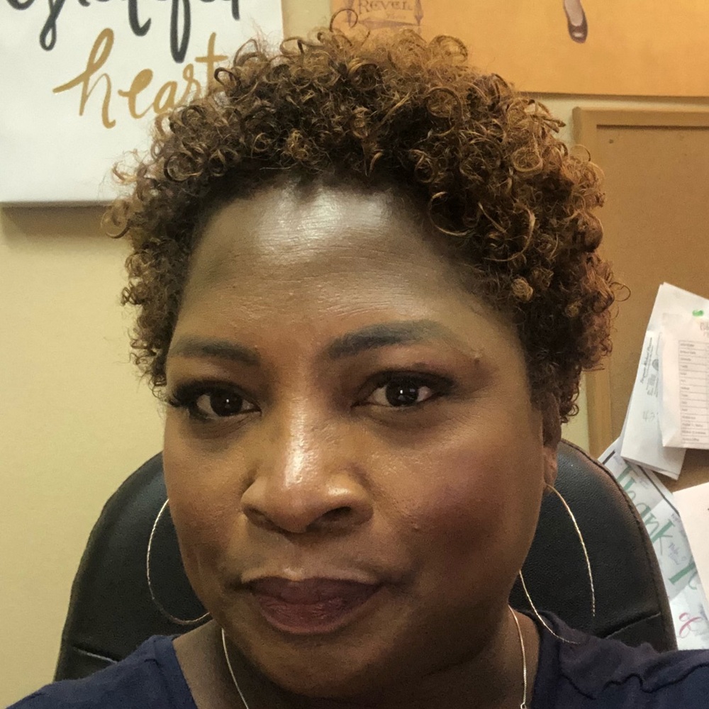Meet your Posher, Yvette